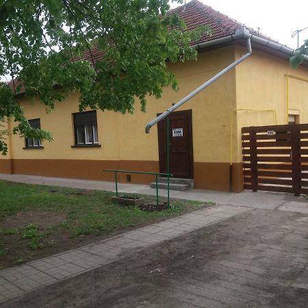 Villa Harsfak Mezokovacshaza Exterior foto