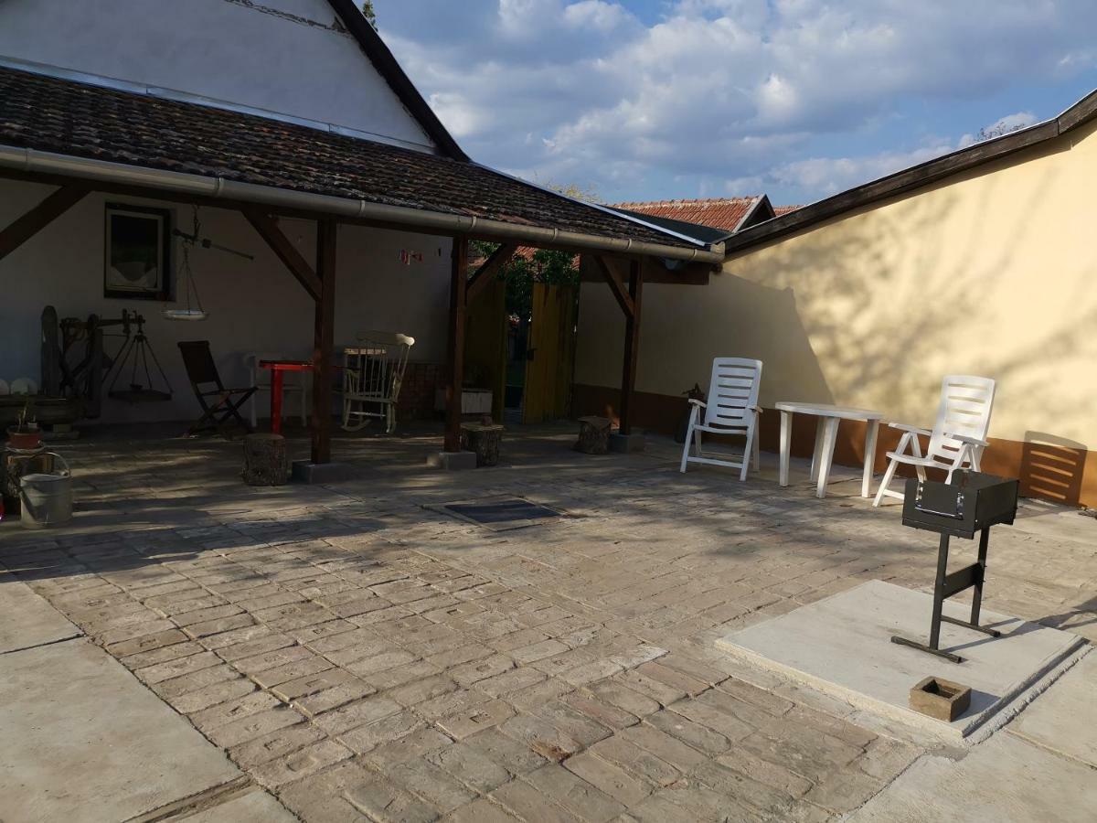 Villa Harsfak Mezokovacshaza Exterior foto